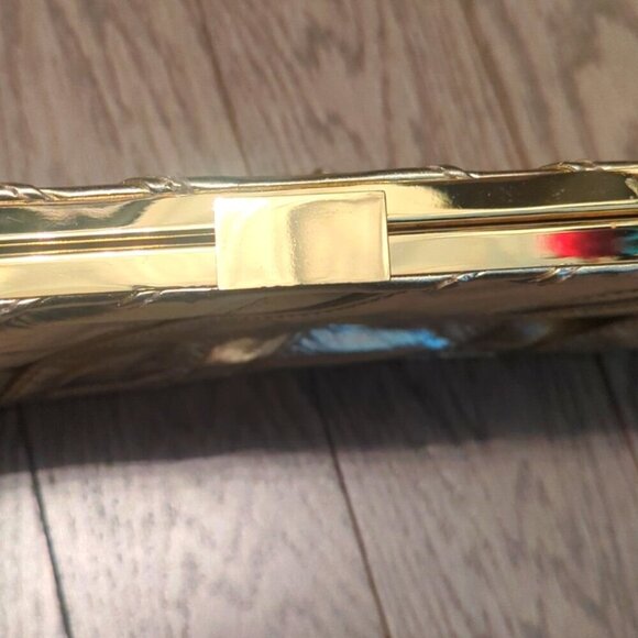 Aldo Fancy Gold Cluth With Chain - Good Condition - Picture 2 of 4